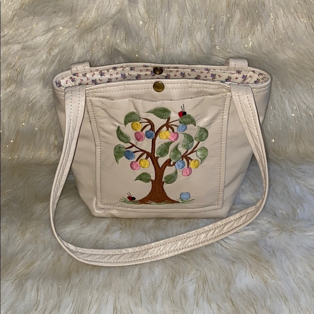 Everyday cream leather bag with embroidery